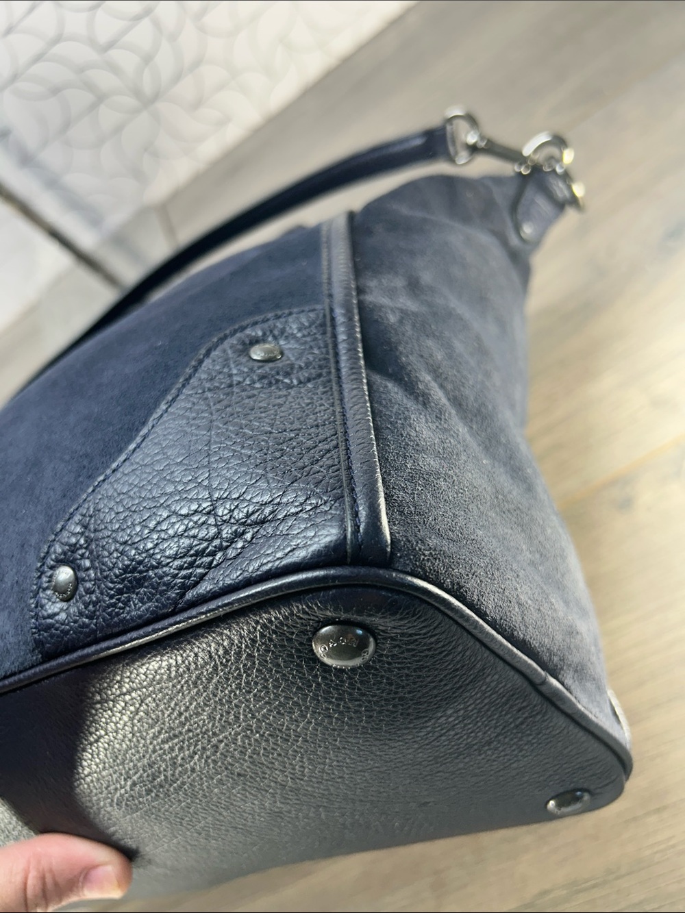 5467 Coach Navy Suede Leather Mickie tote Bag 265975467 - Picture 12 of 13